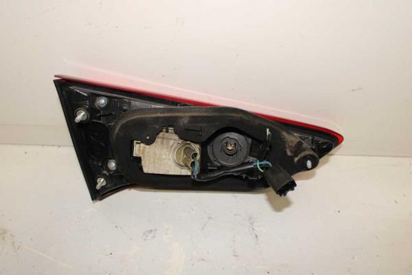 FEU ARRIERE DROIT TOYOTA YARIS 2017+ ( PARTIE HAYON ) - Vue 2